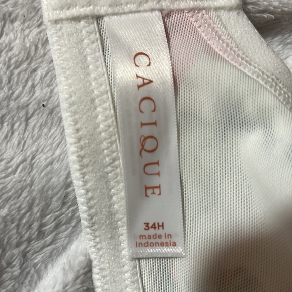 Lightly lined like new bra 34h - Picture 4 of 5